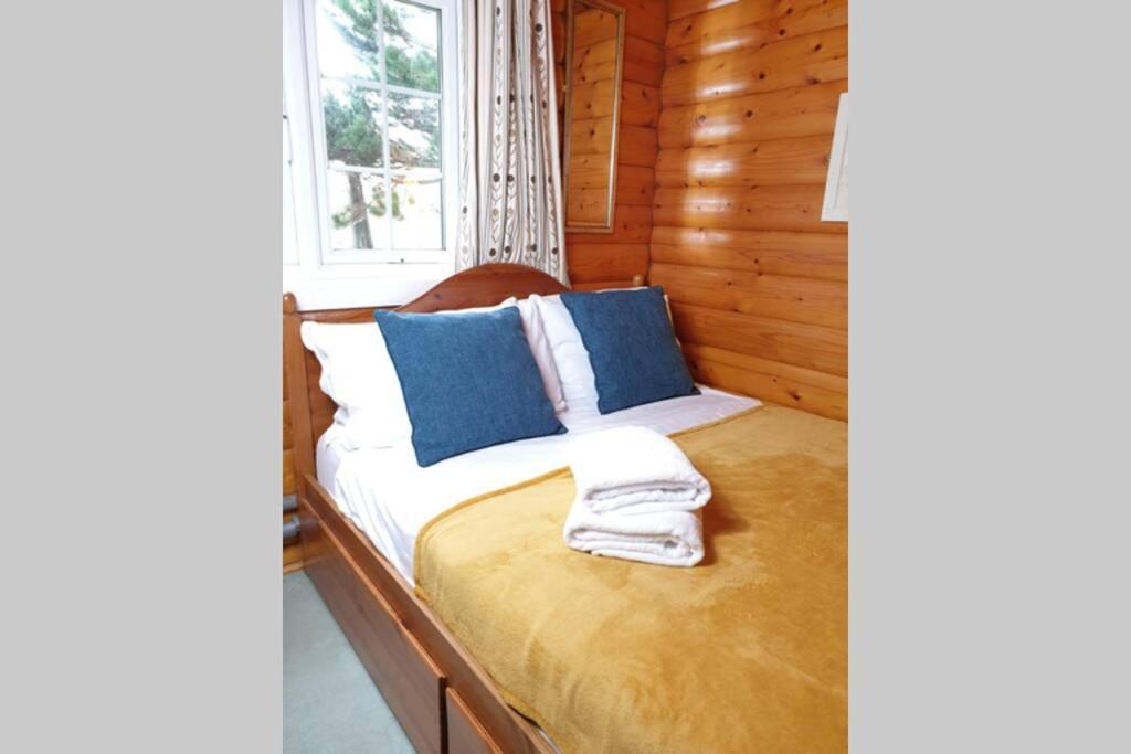Rustic Log Cabin In Snowdonia By Seren Short Stays Trawsfynydd Экстерьер фото